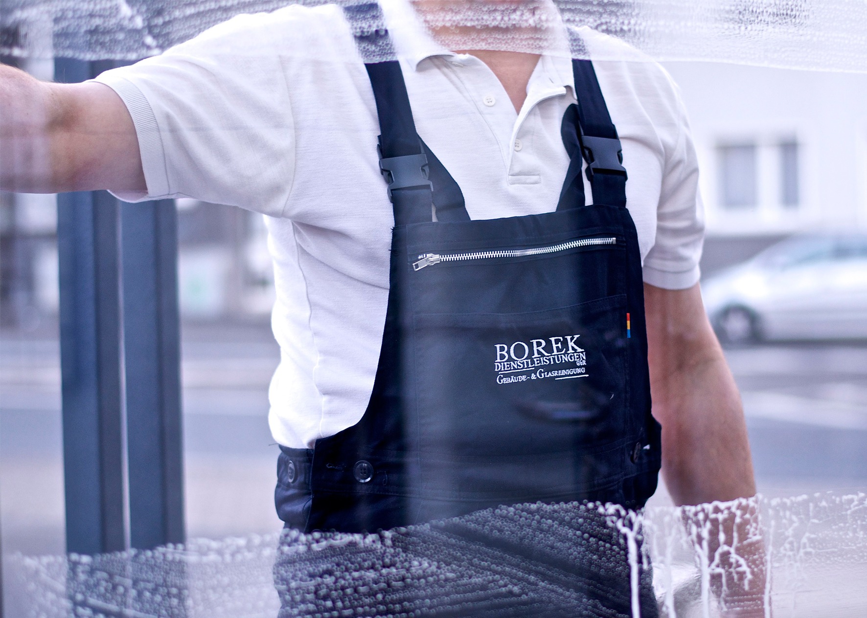 Professionelle Glasreinigung durch Borek Dienstleistungen